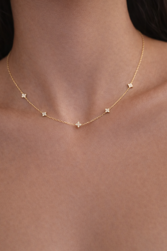 Collier Fleur de Lys – Plaqué Or 14 Carats